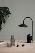Arum Bordlampe | Black