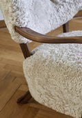 Wulff Lounge Chair & Puff | Sheepskin Moonlight | Valnøtt