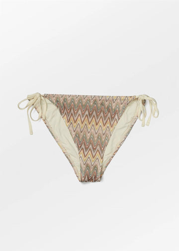 Amber Bel Bikinitruse