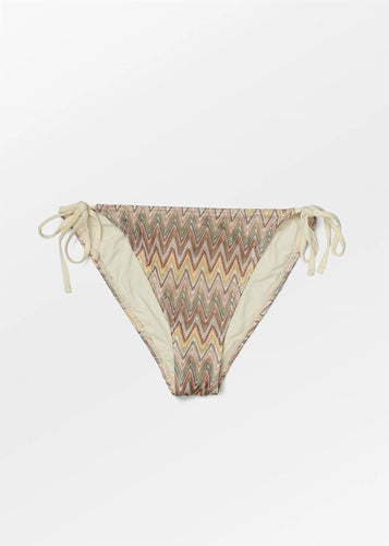 Amber Bel Bikinitruse