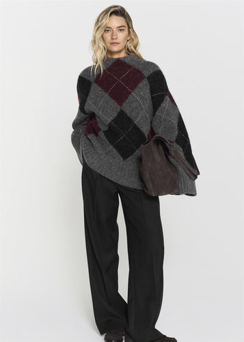 Idalia Argyle Sweater Burgundy