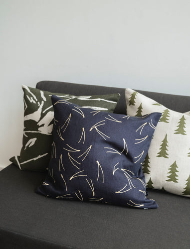 Barr Embroidered Pute