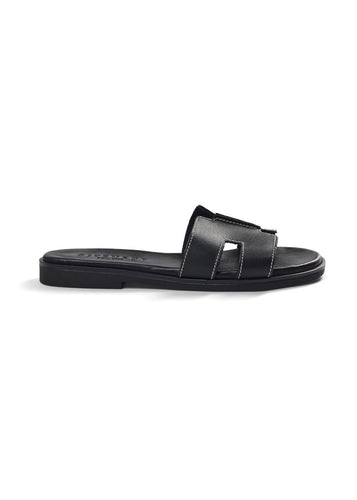 Pam Sandal