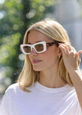 Zoe Solbrille Cream & Light Brown
